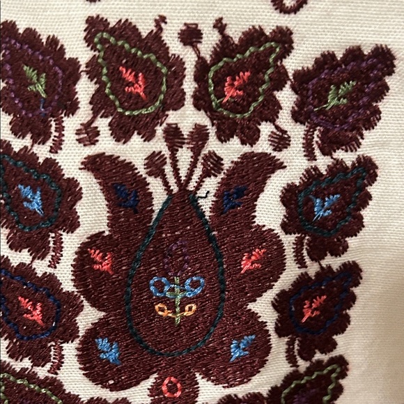 🐢Anthropology Tiny size M Agatha boho Embroidered White& Burgundy Women's Top - Picture 10 of 11